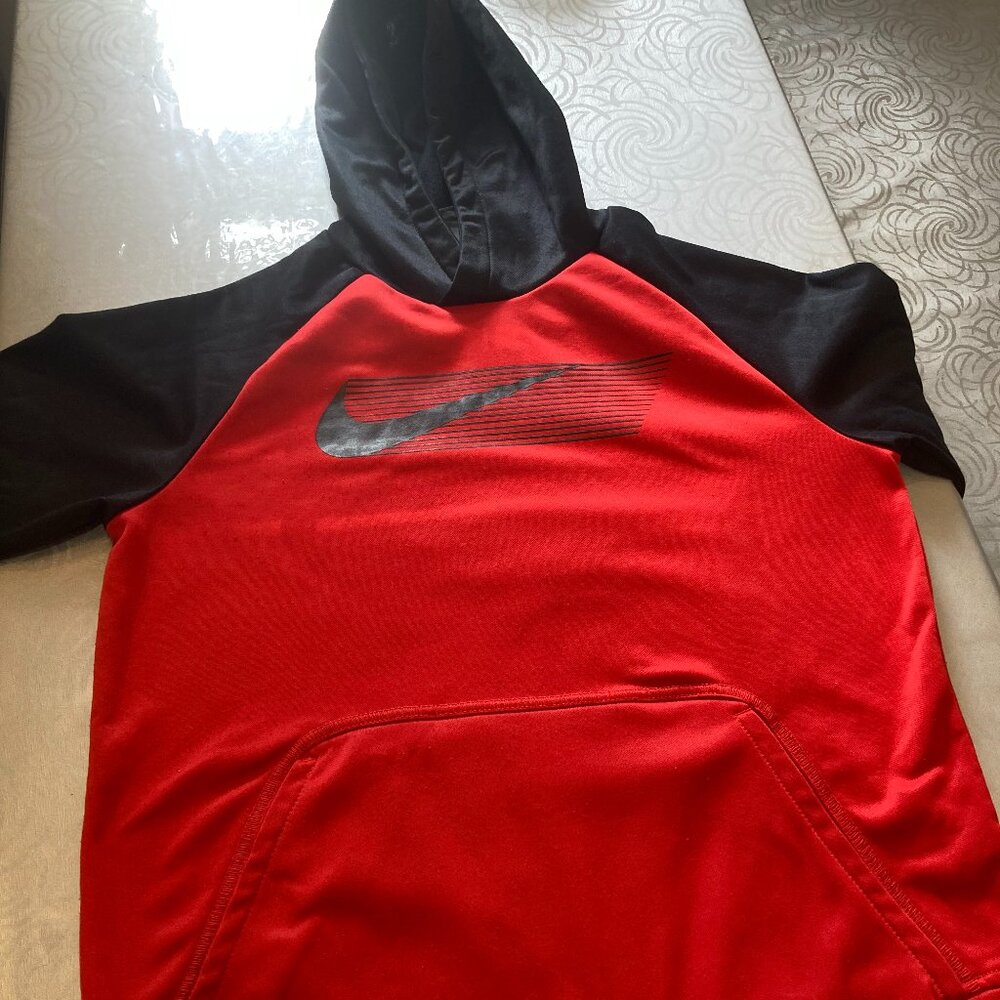 Boys NIKE size Large sweatshirt